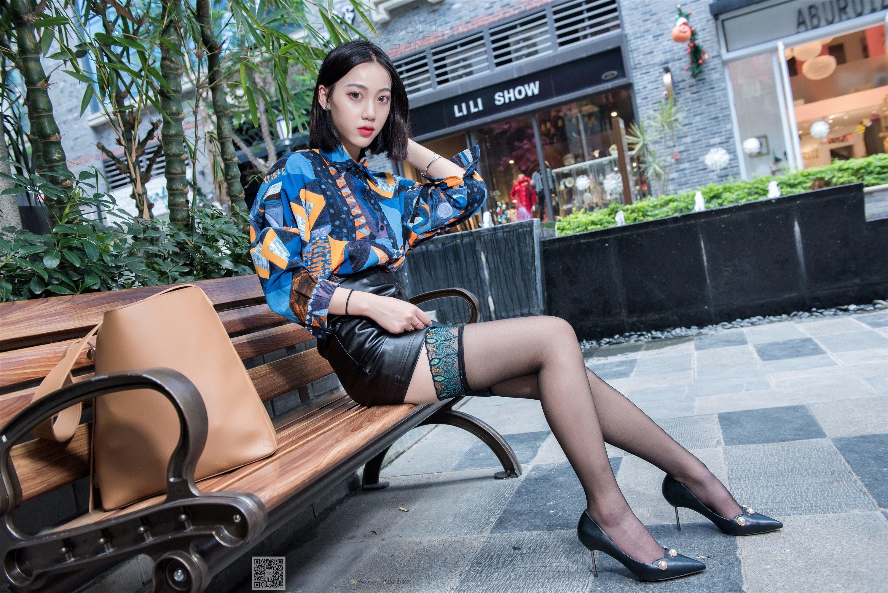 SSA丝社 NO.051 大大街边盛开的孔雀翎长筒丝袜裸足